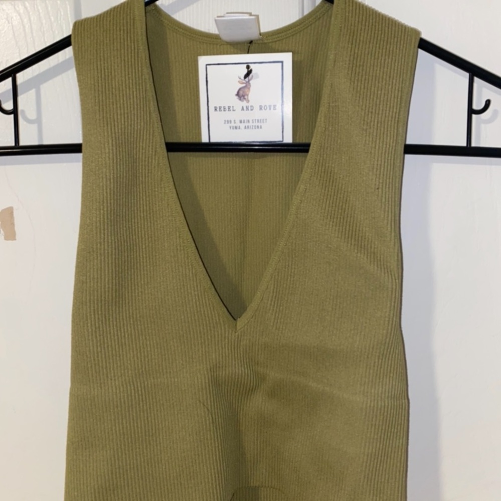 Glassons Seamless V Neck Crop Top